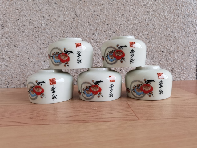古玩陶瓷梅紋杯一組拍賣,當(dāng)前價格260元