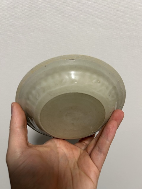 古玩陶瓷南宋湖田窯菊瓣折沿盤拍賣，當(dāng)前價(jià)格3000元