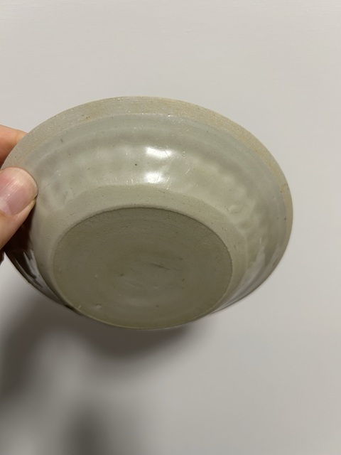 古玩陶瓷南宋湖田窯菊瓣折沿盤拍賣，當(dāng)前價(jià)格3000元