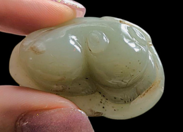 古玩玉器和田玉雕“一夜承獾”掛件拍賣，當前價格40元