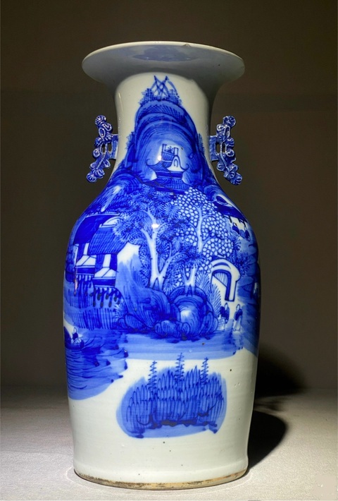 古玩陶瓷清中山水紋青花雙松葉耳撇口瓶拍賣,當前價格4555元