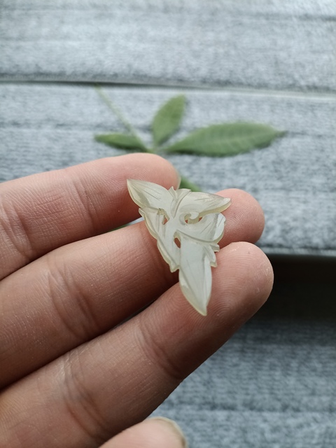 古玩玉器（大幾百的）清代和田玉雕“花片”拍賣，當前價格108元