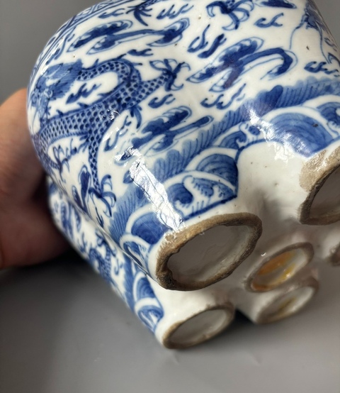 古玩陶瓷清中晚期—龍紋青花五孔花插拍賣,當前價格12800元