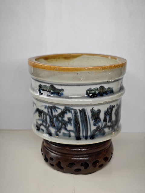 古玩陶瓷明空白期青花歲寒三友旋紋琴爐拍賣,當(dāng)前價(jià)格9876元