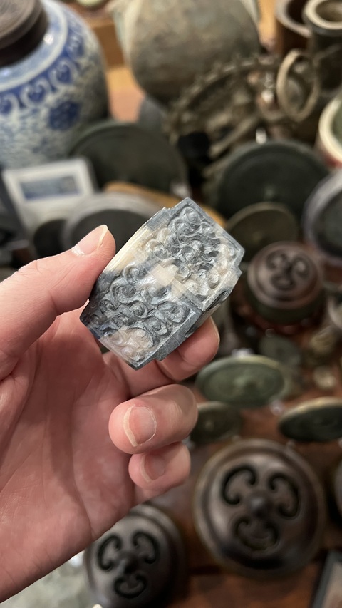 古玩玉器戰(zhàn)國玉雕“勾連紋琮”拍賣,當前價格1399元