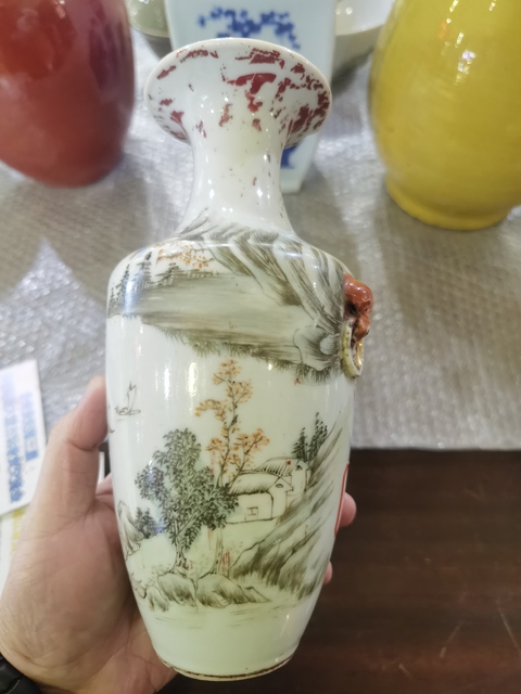 古玩陶瓷山水紋瓶拍賣,當(dāng)前價格2600元