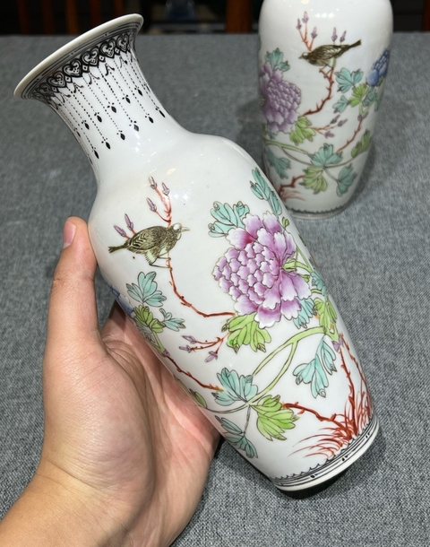 古玩陶瓷民國粉彩花鳥紋觀音瓶拍賣,當前價格7800元