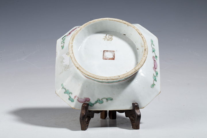 古玩陶瓷清晚·粉彩皮球花紋八方貢盤(pán)拍賣(mài),當(dāng)前價(jià)格336元