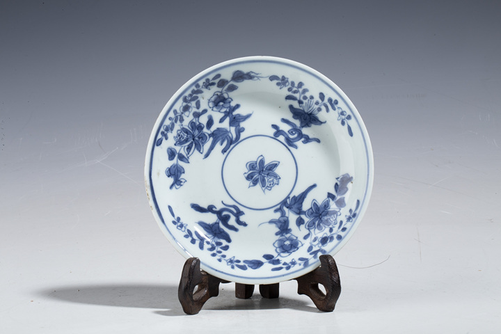 古玩陶瓷晚清·青花花卉紋小盤拍賣,當(dāng)前價(jià)格472元