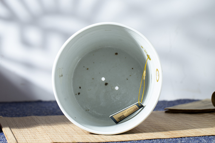 古玩陶瓷晚清·黃地粉彩福壽紋花盆拍賣，當前價格9380元