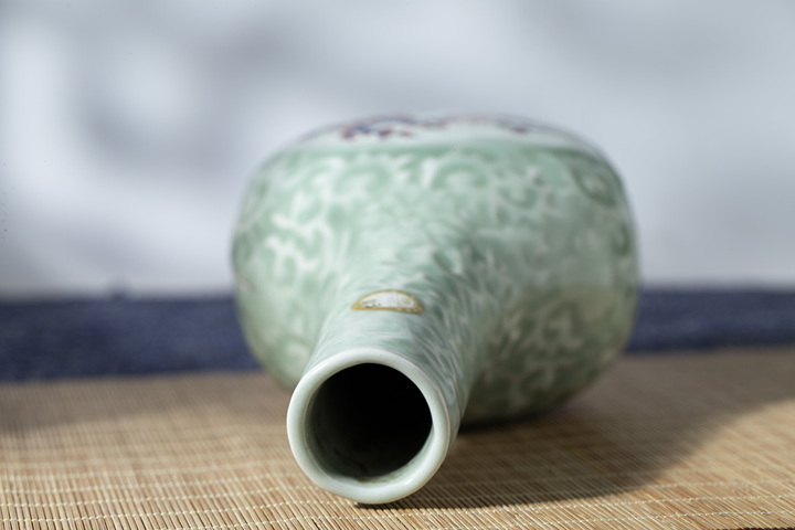 古玩陶瓷清末民初·青釉暗刻開窗青花釉里紅山水花卉紋瓶拍賣，當前價格16000元