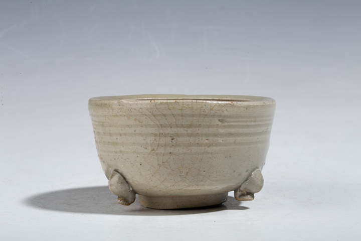 古玩陶瓷·青釉弦紋吊腳爐
真品鑒賞圖