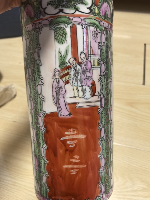 古玩陶瓷廣彩筒瓶拍賣(mài),當(dāng)前價(jià)格500元