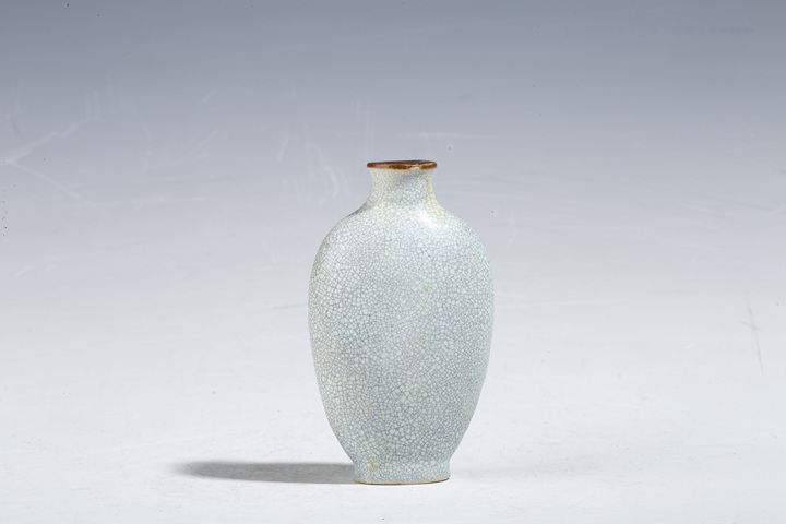古玩陶瓷清中晚·哥釉鼻煙壺拍賣，當前價格1900元
