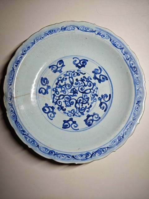 古玩陶瓷明空白期青花花卉紋葵口盤拍賣,當前價格6789元