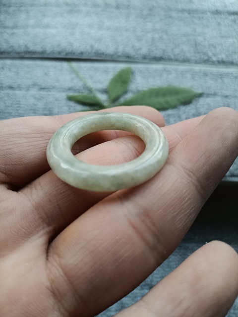 古玩玉器(一口價)民國翡翠雕“素紋環”4拍賣,當前價格200元