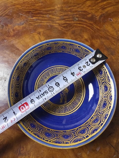 古玩陶瓷藍(lán)釉描金碗拍賣(mài),當(dāng)前價(jià)格698元