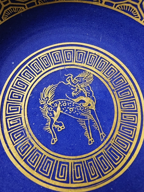 古玩陶瓷藍(lán)釉描金碗拍賣(mài),當(dāng)前價(jià)格698元