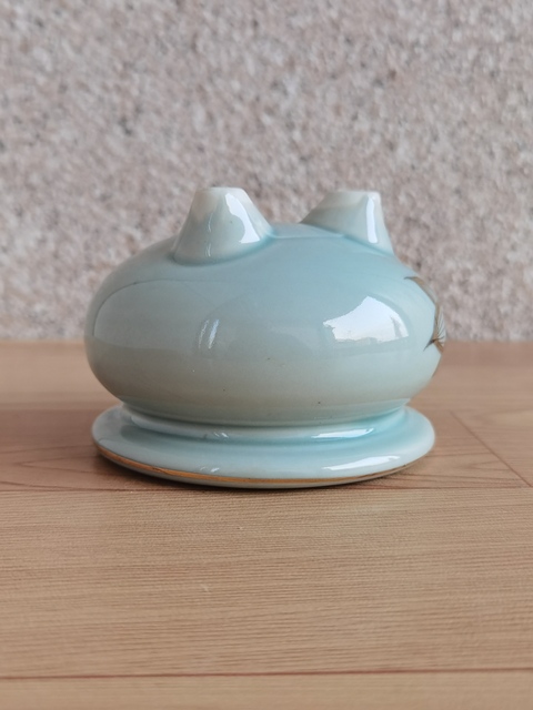 古玩陶瓷豆青釉描金花卉紋三足香爐拍賣,當前價格168元