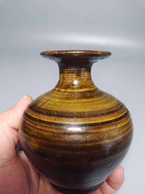 古玩陶瓷元末明初醬釉撇口壺拍賣，當前價格1600元