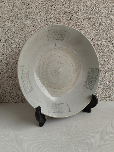 古玩陶瓷龍泉青瓷青花盤拍賣,當前價格398元