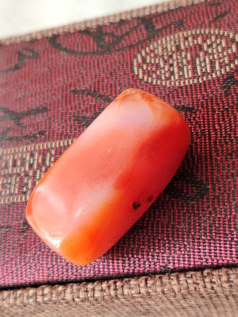 古玩玉器大尺寸天然紅瑪瑙“多棱珠”拍賣,當前價格66元