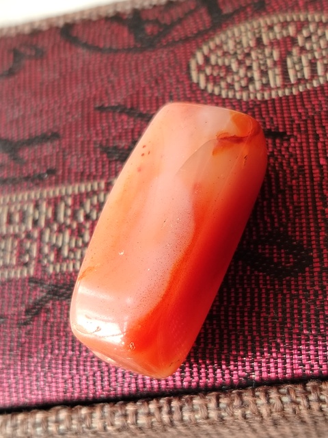 古玩玉器大尺寸天然紅瑪瑙“多棱珠”拍賣,當前價格66元