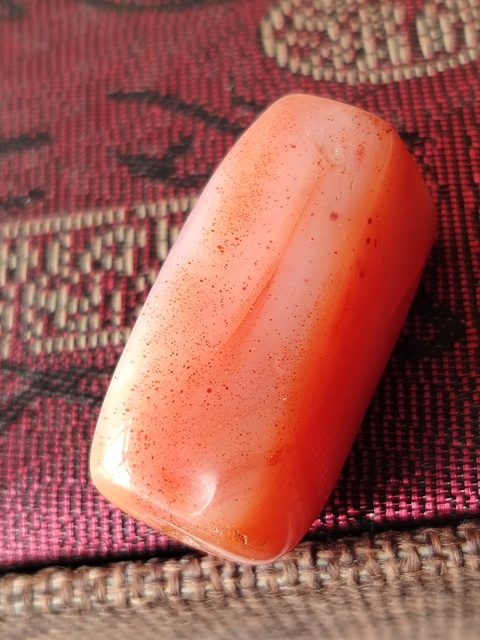 古玩玉器大尺寸天然紅瑪瑙“多棱珠”拍賣,當前價格66元
