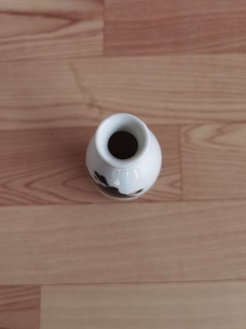 古玩陶瓷山水紋瓶拍賣(mài),當(dāng)前價(jià)格298元