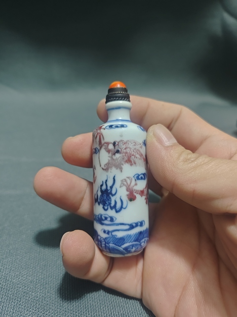 古玩陶瓷清晚·青花釉里紅云龍紋鼻煙壺拍賣，當前價格12000元