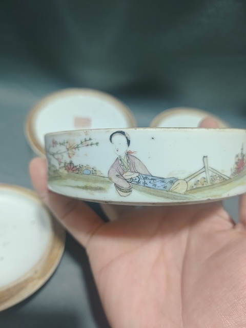古玩陶瓷仕女紋疊盒拍賣，當前價格2200元