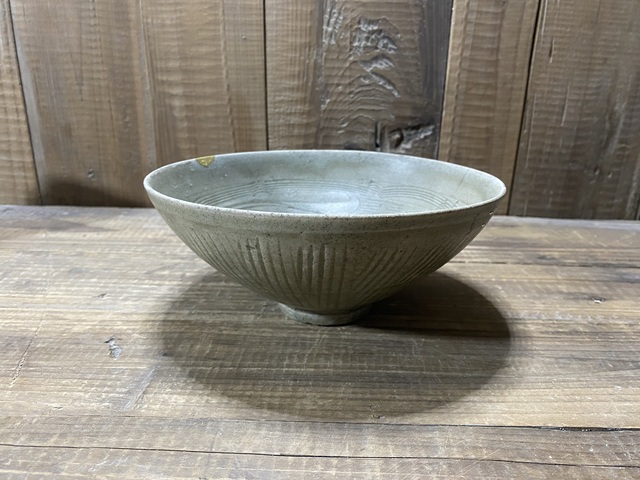 古玩陶瓷宋代珠光青瓷刻花碗拍賣，當前價格1580元