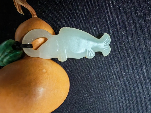 古玩玉器玉魚型墜真品鑒賞圖