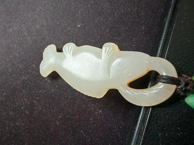 古玩玉器玉魚型墜真品鑒賞圖