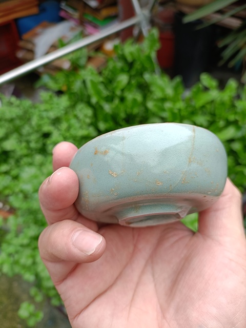 古玩陶瓷館藏級(jí)南宋龍泉官窯青瓷紫口鐵胎直壁盞拍賣，當(dāng)前價(jià)格8800元