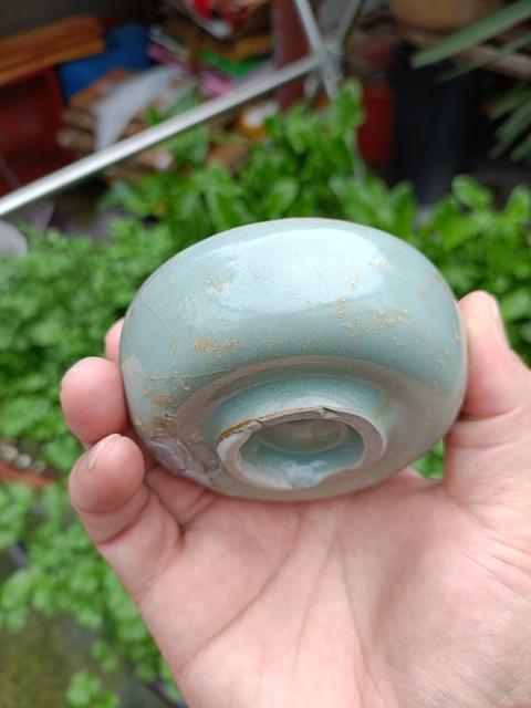 古玩陶瓷館藏級(jí)南宋龍泉官窯青瓷紫口鐵胎直壁盞拍賣，當(dāng)前價(jià)格8800元