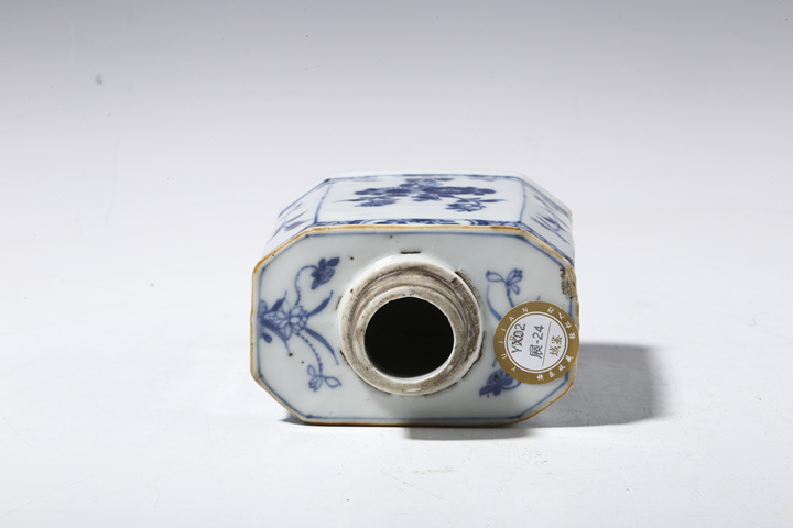 古玩陶瓷清康熙·青花花卉紋八方茶葉罐拍賣，當前價格3890元