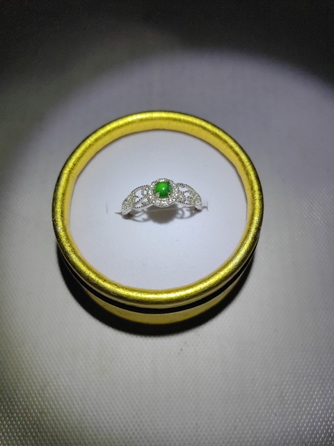 古玩玉器天然翡翠鑲嵌戒指拍賣，當前價格298元