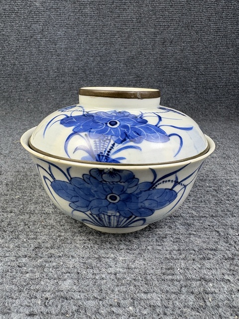古玩陶瓷青花蓮池鴛鴦紋大蓋碗拍賣,當前價格2688元