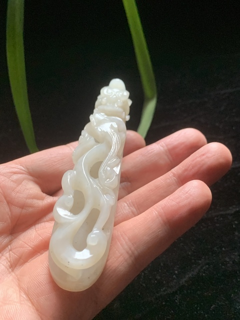 古玩玉器清代和田玉雕“蒼龍教子”帶鉤拍賣,當前價格25000元