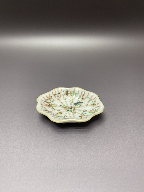 古玩陶瓷清晚期飛黃騰達豆青釉粉彩花口盤拍賣，當前價格1360元