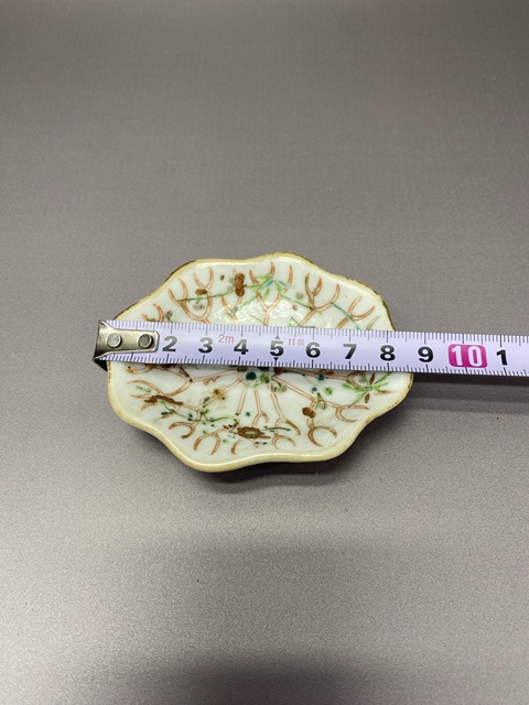 古玩陶瓷清晚期飛黃騰達豆青釉粉彩花口盤拍賣，當前價格1360元