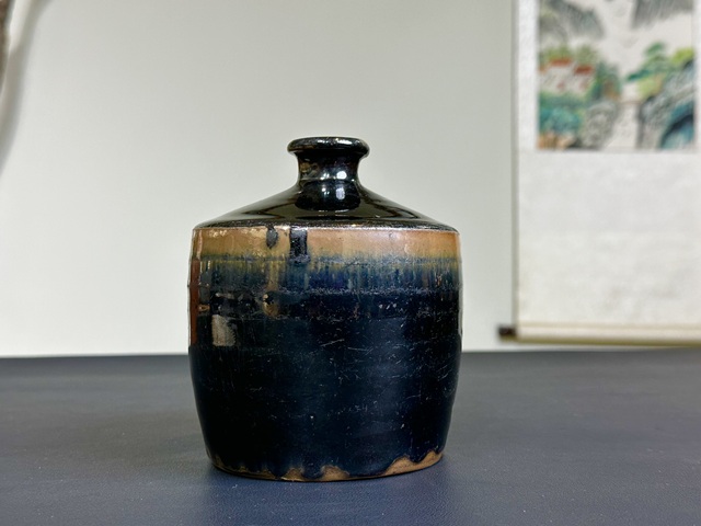 古玩陶瓷明代，磁州窯窯變黑釉梅瓶拍賣，當前價格688元