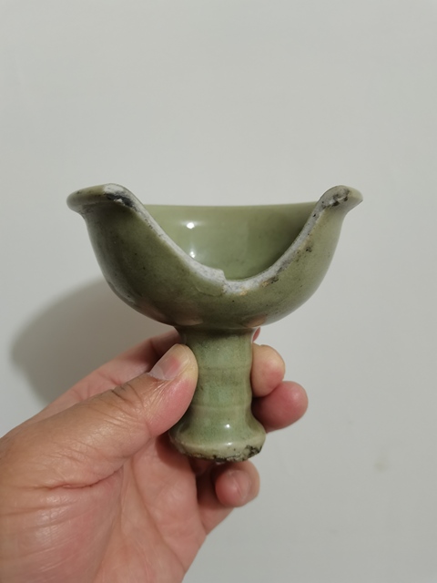 古玩陶瓷龍泉青瓷高足杯拍賣,當前價格0元