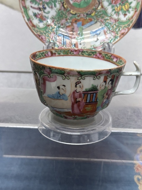 古玩陶瓷晚清人物花鳥蝶紋廣彩茶杯拍賣,當前價格1260元