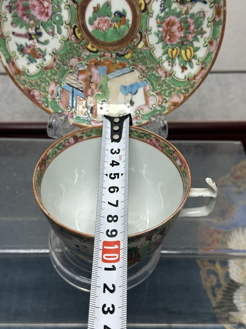 古玩陶瓷晚清人物花鳥蝶紋廣彩茶杯拍賣,當前價格1260元