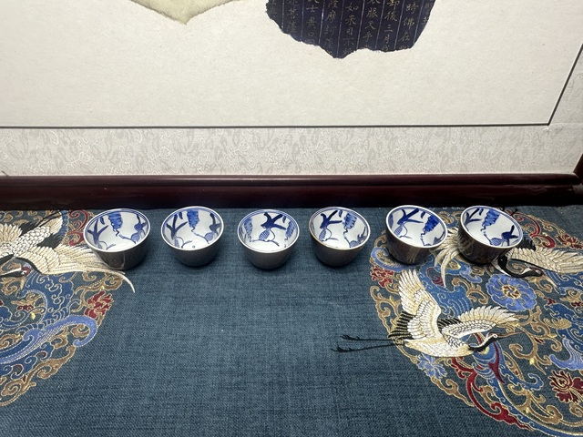 古玩陶瓷567外紫金釉內(nèi)青花魚(yú)藻紋杯一組6只拍賣(mài)，當(dāng)前價(jià)格150元