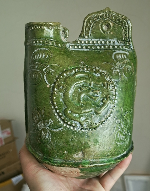 古玩陶瓷遼金·綠釉龍紋皮囊壺（罕珍）拍賣(mài)，當(dāng)前價(jià)格39000元