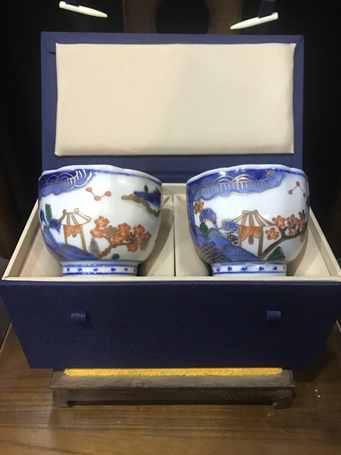 古玩陶瓷（精品花口杯）晚清·青花加彩·安居樂業紋·花口杯一對拍賣，當前價格792元