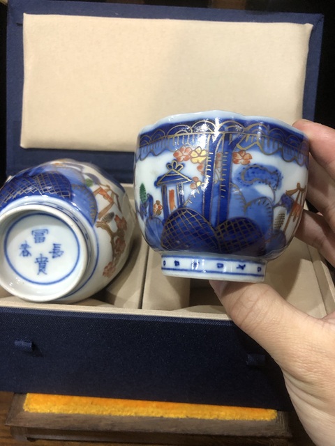 古玩陶瓷(精品花口杯)晚清·青花加彩·安居樂業(yè)紋·花口杯一對拍賣,當前價格801元